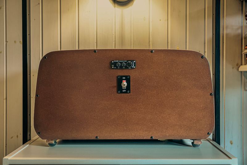 Magnadyne SV84 — Retro: amplificatore Bluetooth e interruttore
